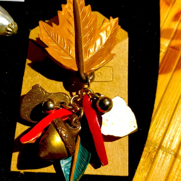 Brooch - Picture 1 of 1